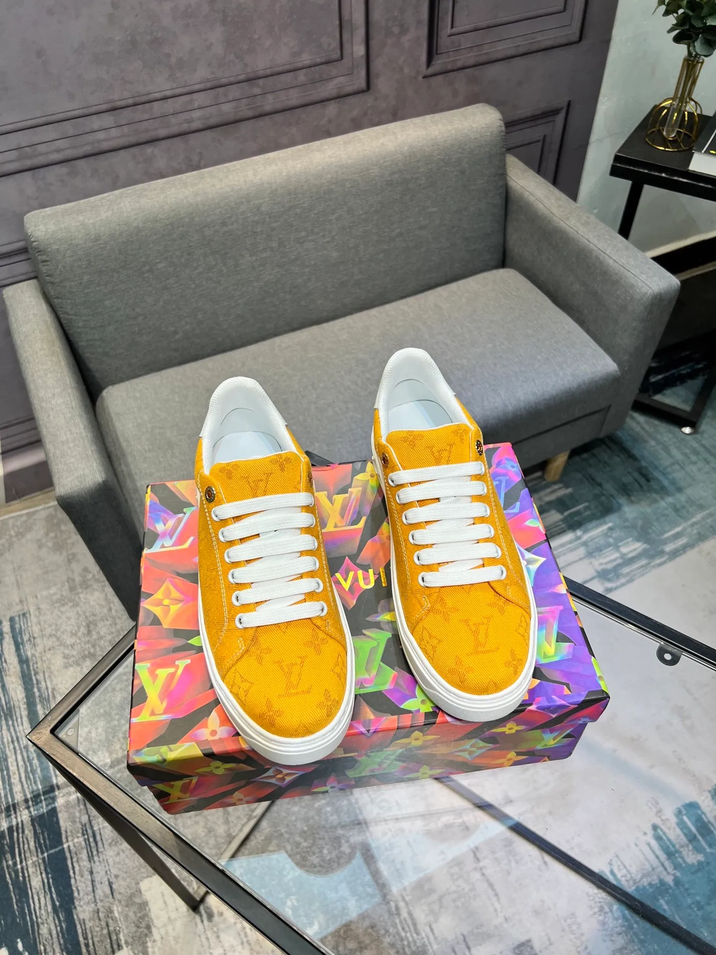 Men's shoes 💰520 LV Louis Vuitton. The latest fashionable casual shoes are popular in physical stores. The new spring and summer comfortable imported custom patent leather plus cowhide, cowhide mesh, and unique jacquard fabric element design. With sheepskin lining, Lv original base, [sun][sun] high-end packaging and high quality💪Details determine quality, welcome to compare🇮🇹Code number 38-44, 45 can be customized